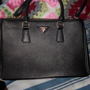 prada bolsa poshmark